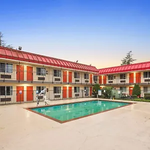 At Washington By Oyo I-405 Hotel